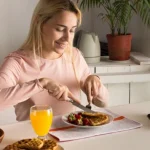 pravi-zacetek-dneva-5-jutranjih-navad-ki-izboljsujejo-delovanje-mozganov.webp.webp